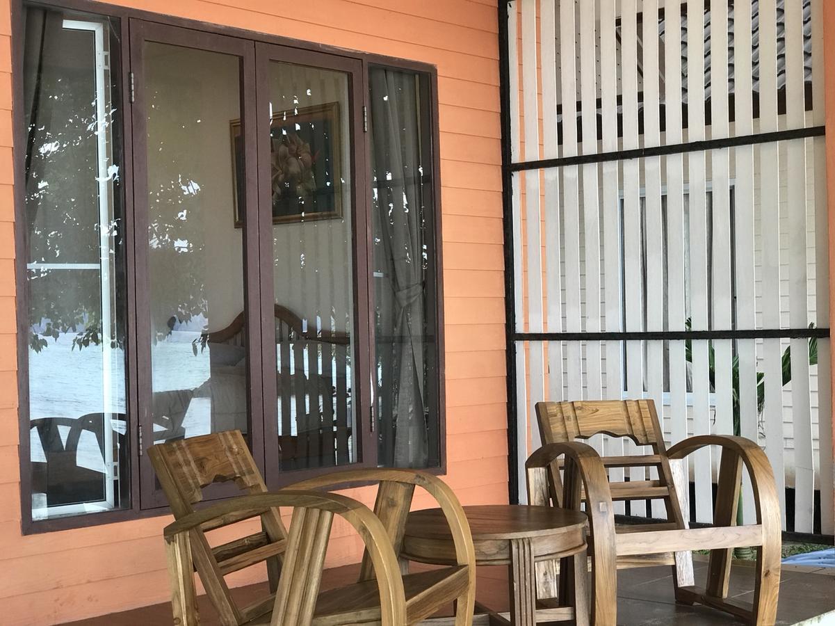 ホテルParadise Beachfront Bungalows クラダン島 エクステリア 写真