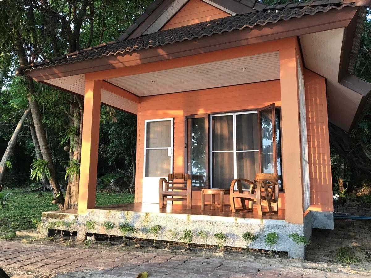 ホテルParadise Beachfront Bungalows クラダン島 エクステリア 写真