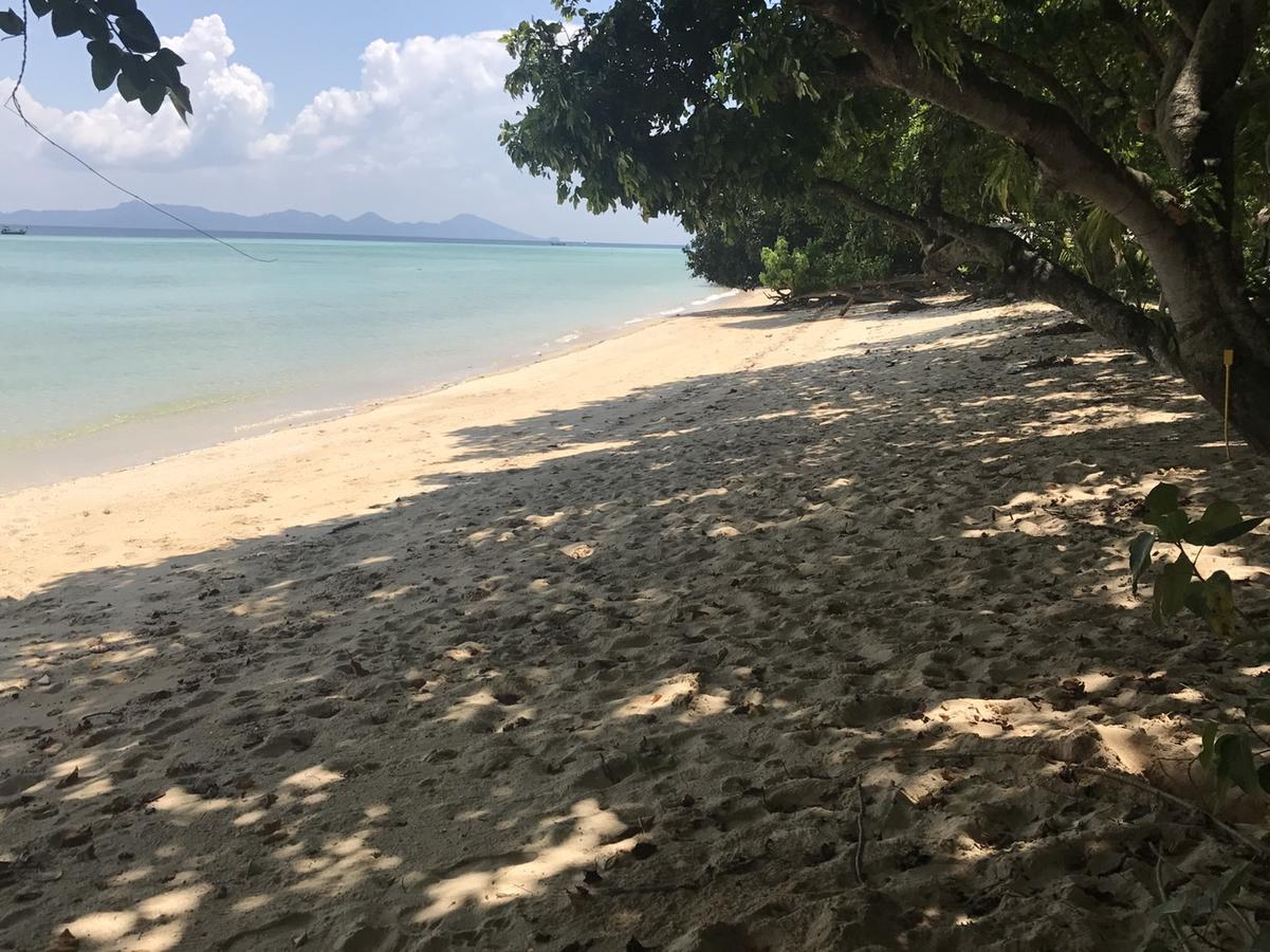 ホテルParadise Beachfront Bungalows クラダン島 エクステリア 写真