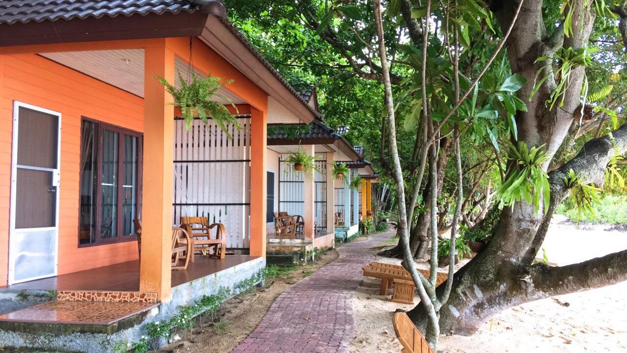 ホテルParadise Beachfront Bungalows クラダン島 エクステリア 写真